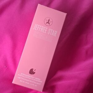 Strawberry Seed Exfoliating Cleanser